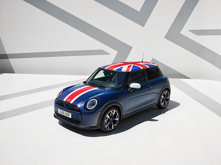 Prikaz kompletnog MINI Cooper Oxford Edition modela.