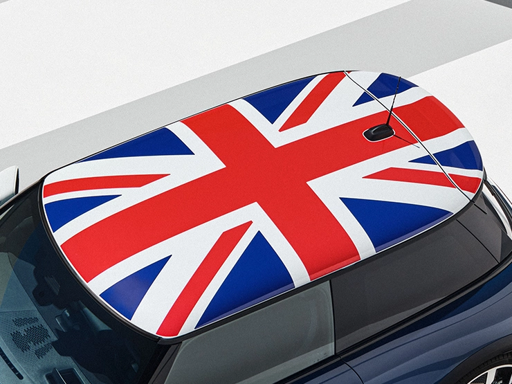 Pogled na MINI Cooper Oxford izdanje odozgo.
