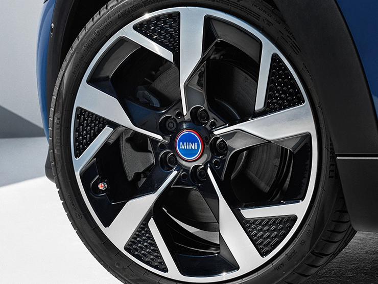Detaljan prikaz felni MINI Cooper Oxford izdanja.