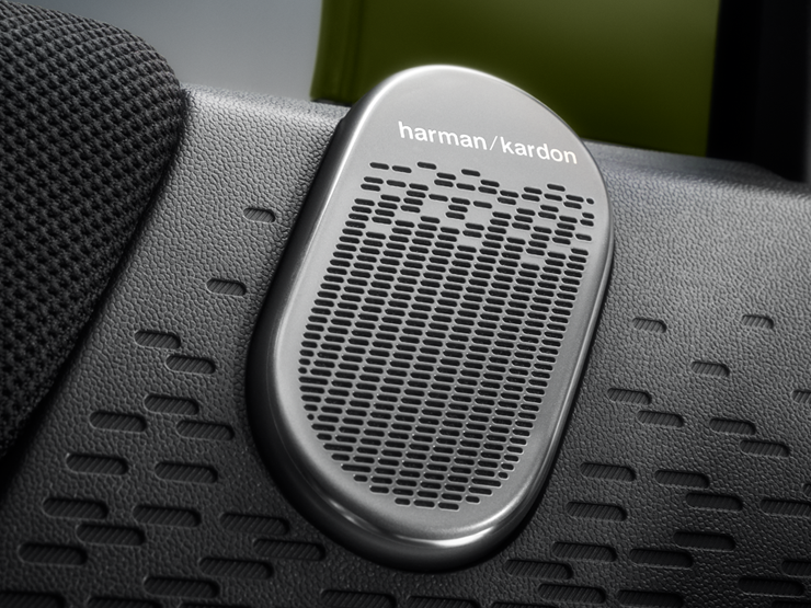 Detaljan prikaz Harman Kardon zvučnog sistema MINI Paul Smith izdanja.