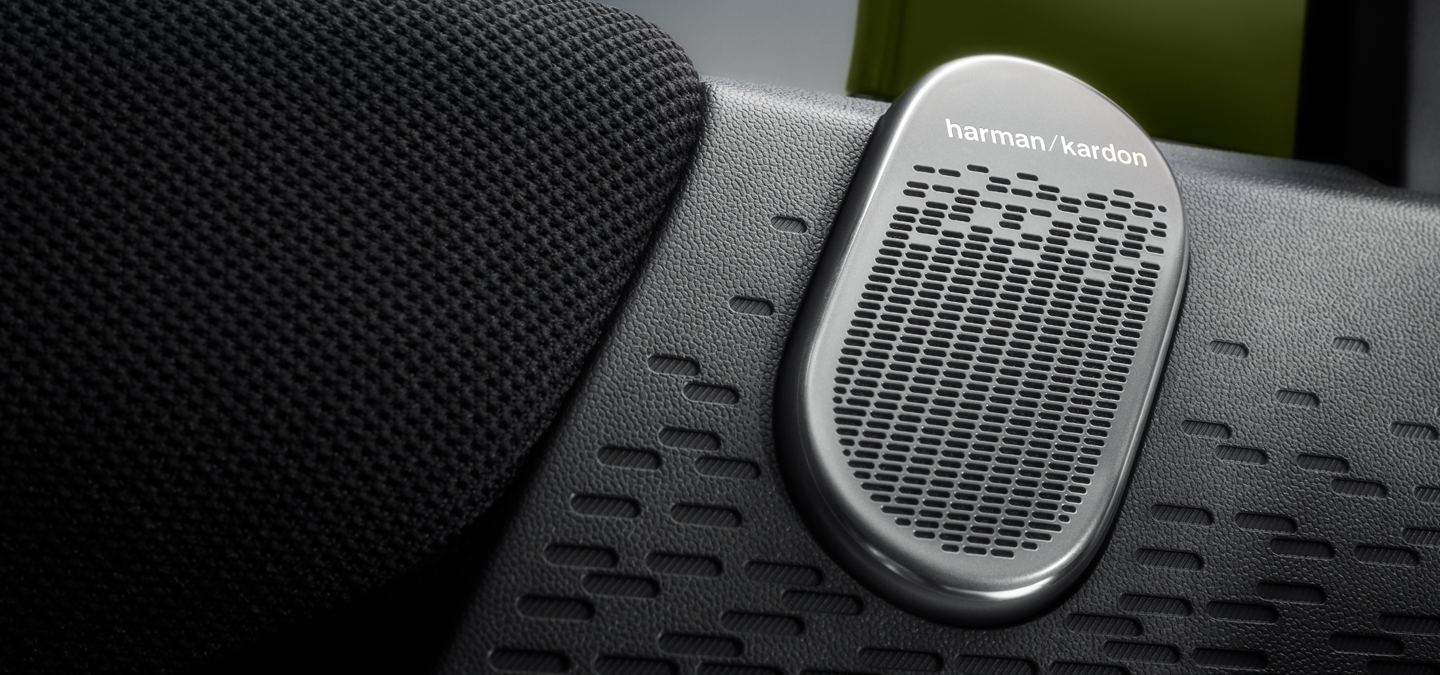 Detaljan prikaz Harman Kardon zvučnog sistema MINI Paul Smith izdanja.