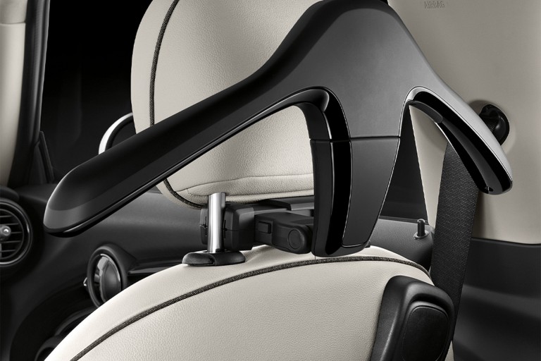 Mini dodaci – vešalica za odeću – Travel & Comfort sistem (Sistem za udobno putovanje)