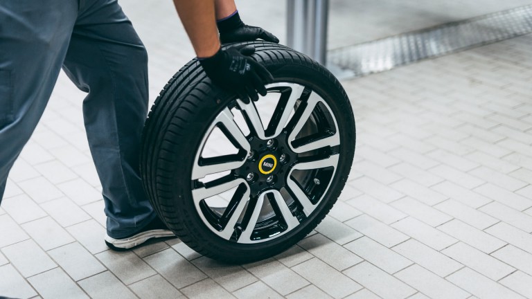 MINI Dodatna oprema - servis - zamena točka