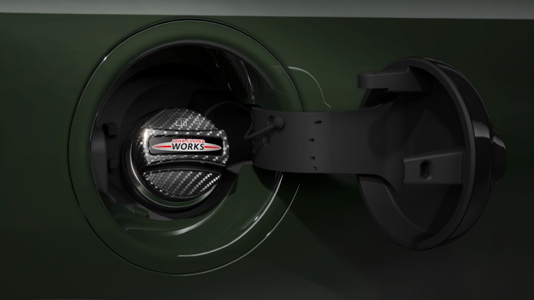 MINI John Cooper Works – srebrne boje – poklopac otvora za točenje goriva