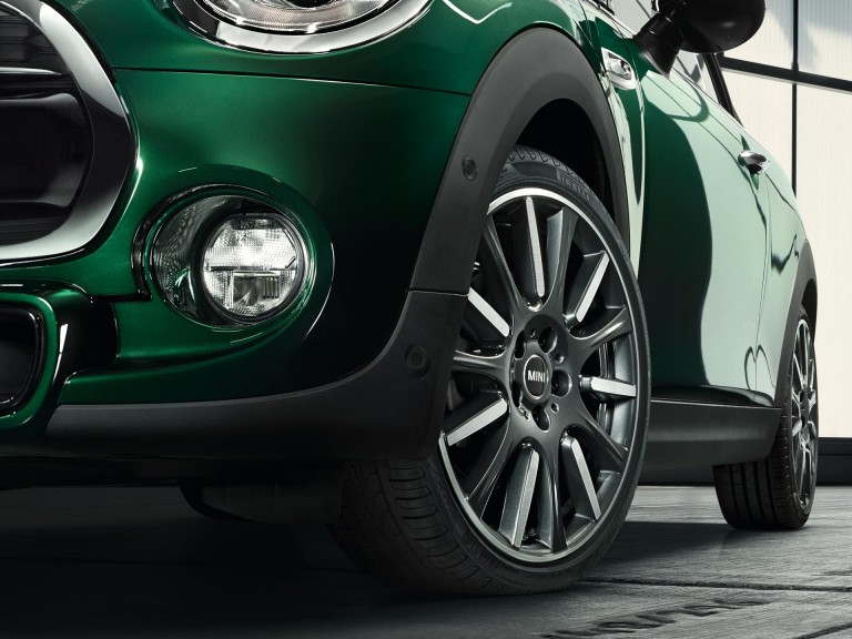 MINI Hatch sa 3 vrata – zelene boje – točkovi i gume