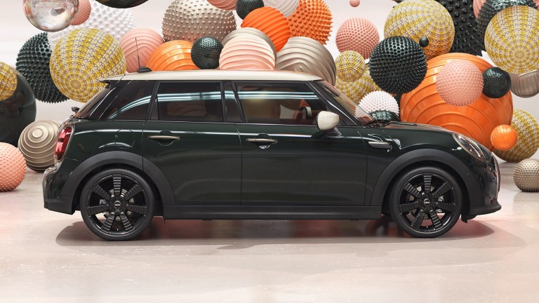 MINI 5-door Hatch Resolute Edition - exterior - side view