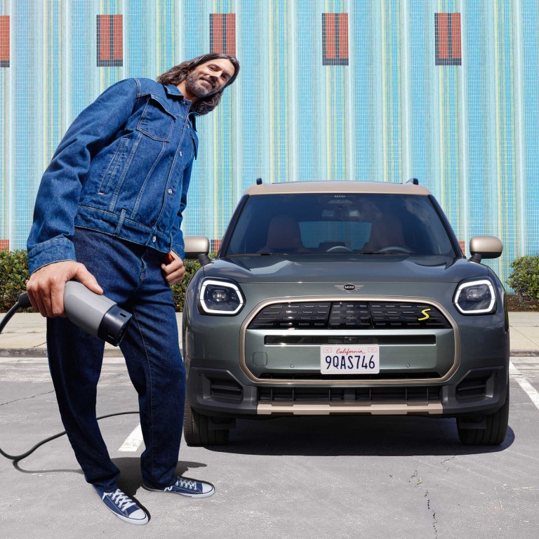 Potpuno električni MINI Countryman - mozaik - napjanje i domet