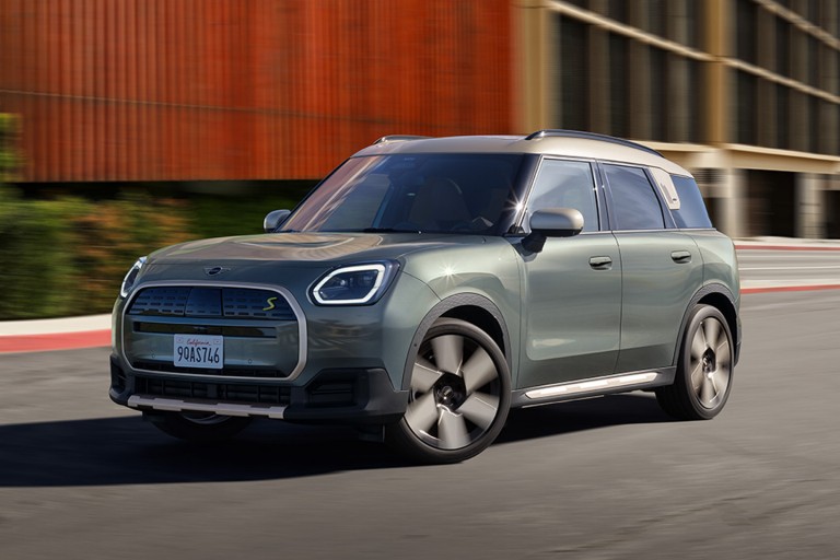 Potpuno električni MINI Countryman - vozno iskustvo - pomoć prilikom vožnje