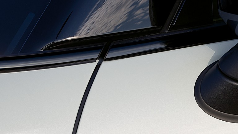 MINI Cooper SE sa 3 vrata – Završna boja struka vozila - Piano crna boja