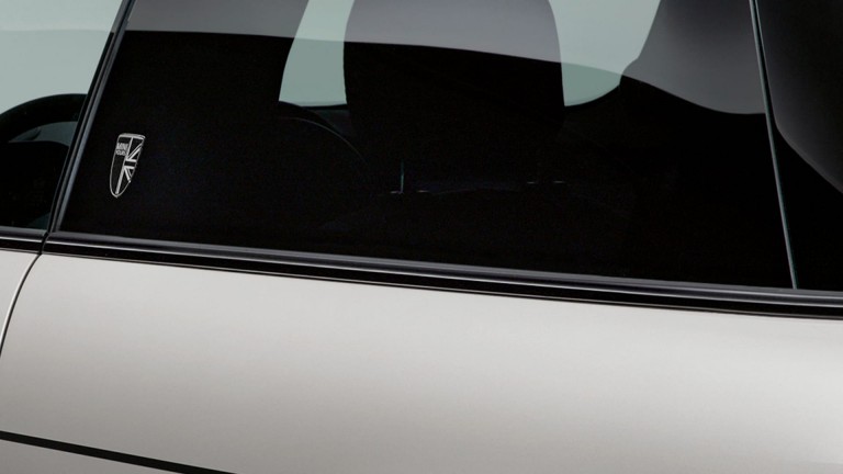 MINI Hatch sa 3 vrata – Završna boja struka vozila - Piano crna boja