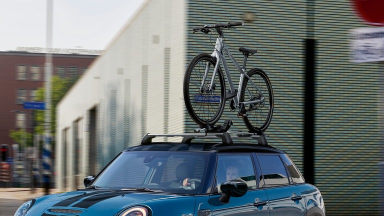 MINI Hatch sa 5-vrata – Krovni nosač za bicikle