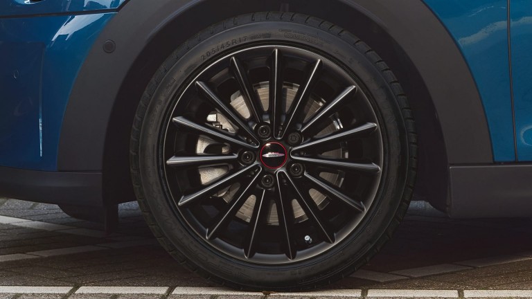 MINI Hatch sa 5-vrata – 17-inčni JCW višekraki točkovi - Jet mat crne boje