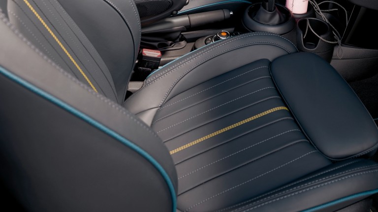 MINI CABRIO edicija Sidewalk – enterijer – kožne salonske presvlake