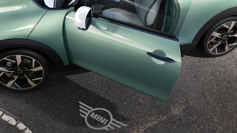 MINI Cooper sa 3 vrata  - digitalno iskustvo - digitalni ključ