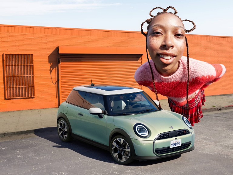 MINI Cooper sa 3 vrata - vozno iskustvo - asistent pri parkiranju