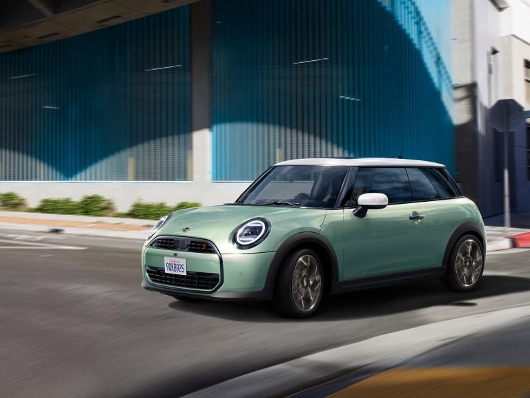 MINI Cooper sa 3 vrata - vozno iskustvo - maksimalni go-kart osećaj