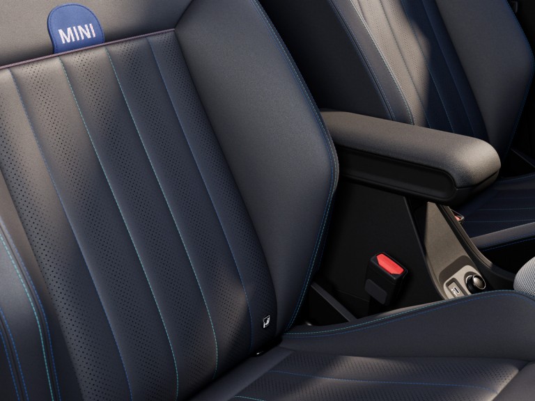 MINI Cooper sa 5 vrata  - unutrašnjost - sedišta - presvlake