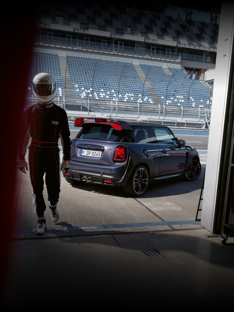MINI John Cooper Works GP – pogled sa strane i otpozadi