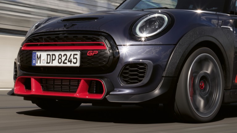 MINI John Cooper Works GP – pogled spreda – branik