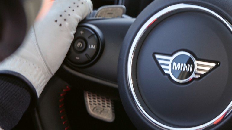 MINI John Cooper Works GP – 3D štampane ručice za promenu stepena prenosa