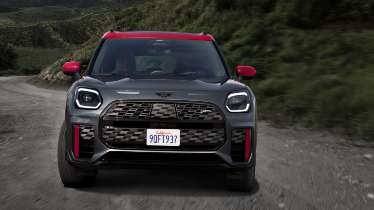 MINI Countryman – JCW galerija – snaga i performanse